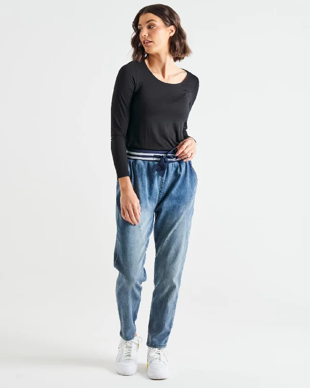 betty-basics-dakota-jean-azure