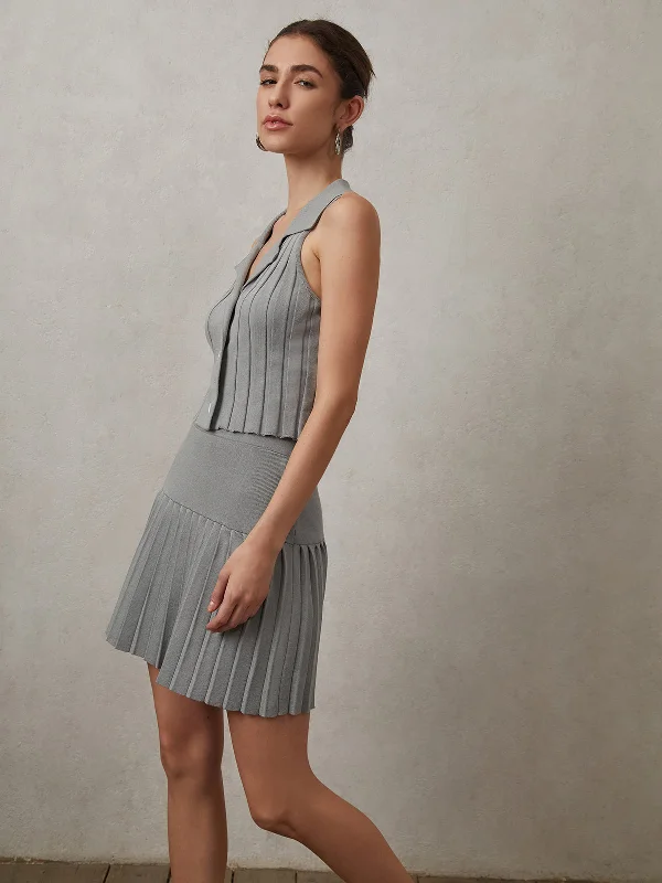 effortlessly-pleated-sleeveless-knit-top