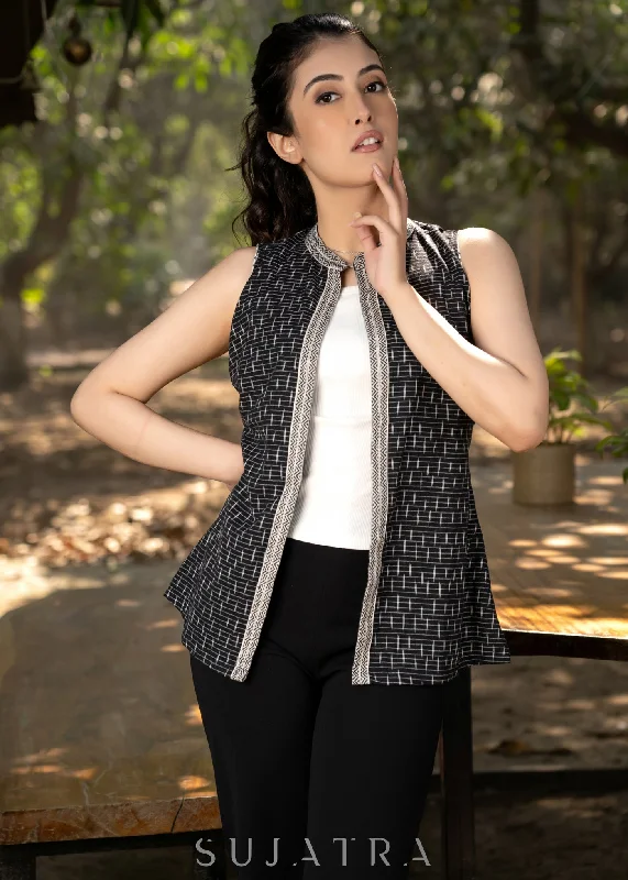 elegant-black-cotton-ikat-sleeveless-jacket-with-mandarin-collar