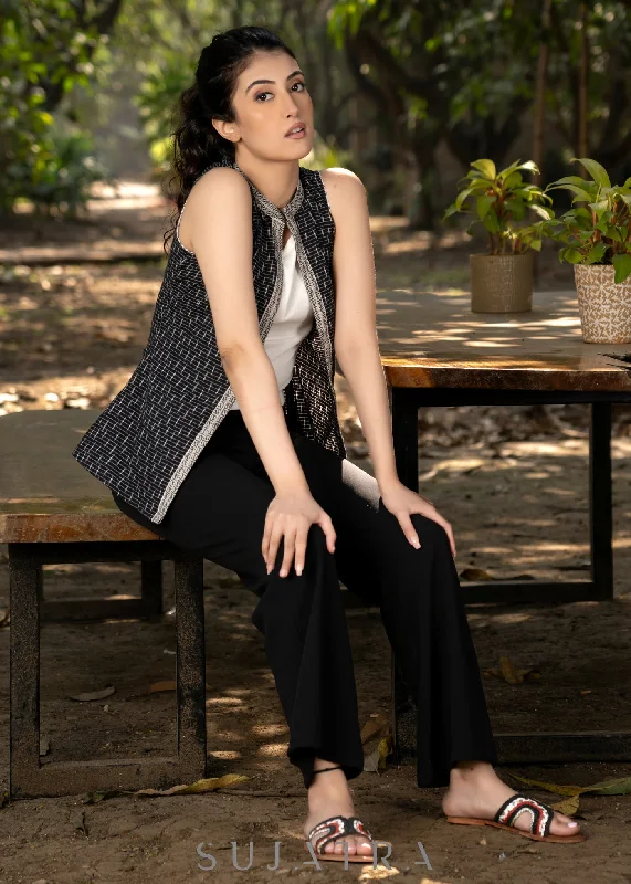 elegant-black-cotton-ikat-sleeveless-jacket-with-mandarin-collar