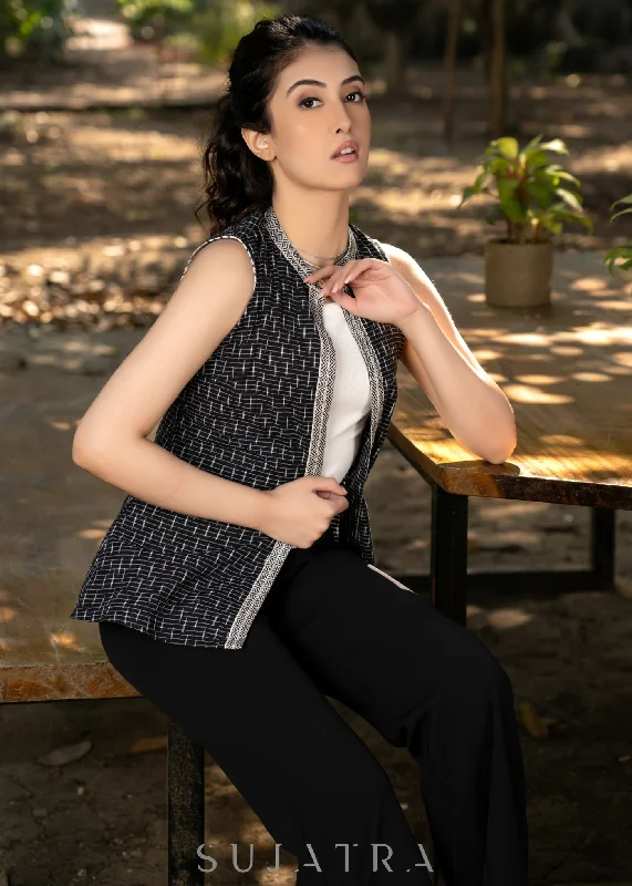 elegant-black-cotton-ikat-sleeveless-jacket-with-mandarin-collar