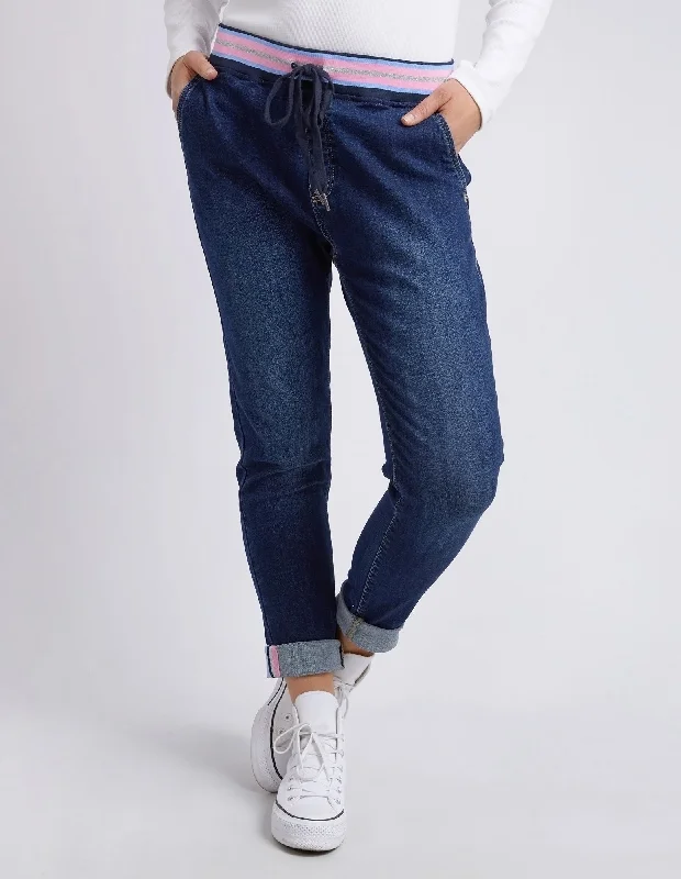 elm-arielle-denim-jogger-dark-blue-wash