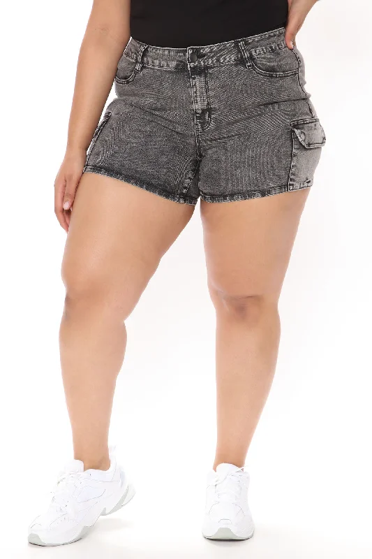 i-always-come-back-cargo-denim-shorts-acid-wash-black