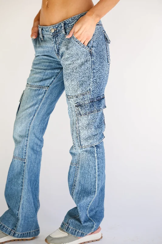 smooth-style-medium-wash-cargo-jeans