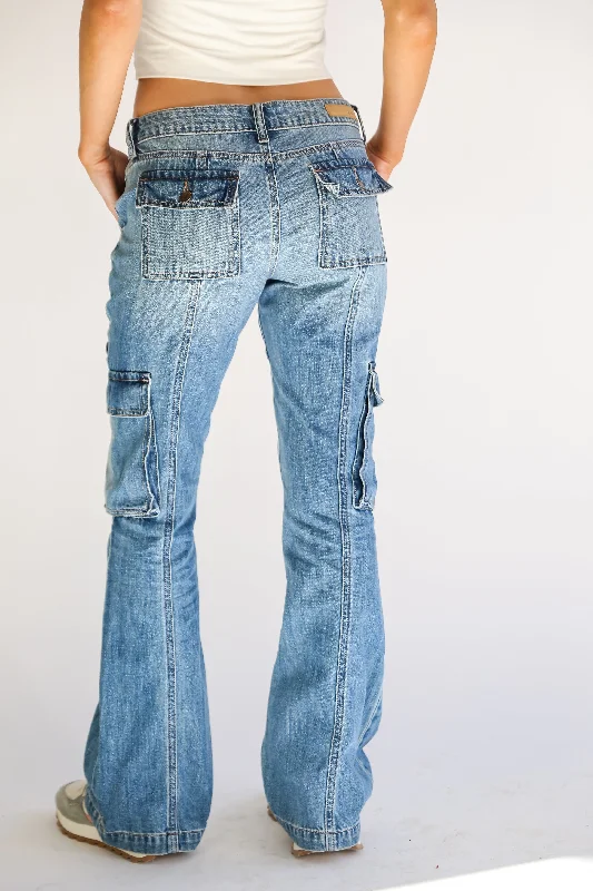 smooth-style-medium-wash-cargo-jeans