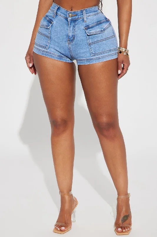 taking-charge-stretch-cargo-denim-shorts-light-wash