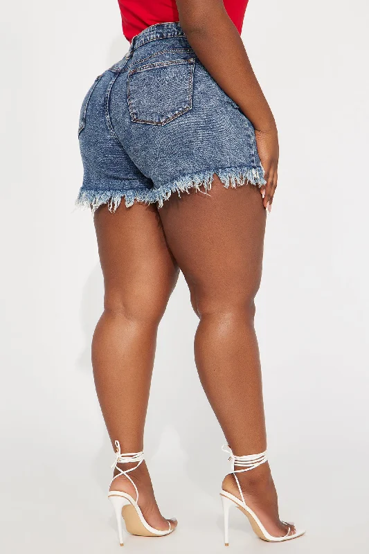 tell-it-like-it-is-stretch-denim-shorts-dark-wash