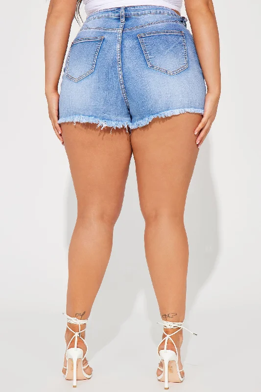 up-to-you-stretch-cut-off-denim-shorts-medium-wash